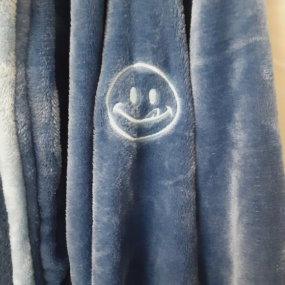 Joe Boxer Womans Belted Robe Size OSFM Long Sleeve Pockets Plush Blue NWT $65. - Picture 3 of 7